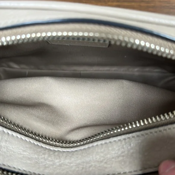 Leatherology Meadow Double Zip Hand Painted Monogrammed “MAH” Camera Bag - Picture 8 of 16